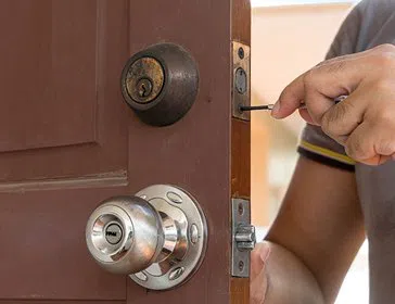 Gallery Locksmith Store Mountlake Ter, WA 425-492-9207 - 7-Lock-Installation